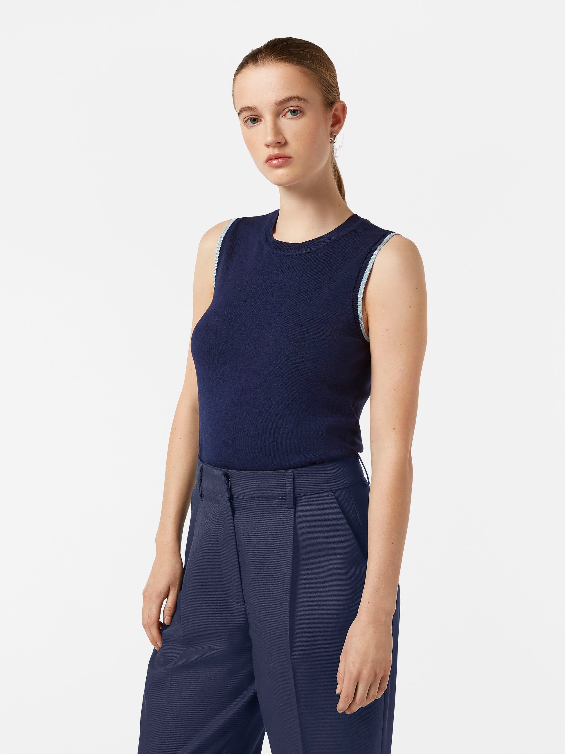 Crew neck relaxed knitted tank