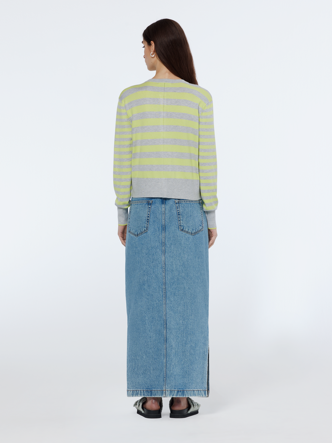 Crew neck relaxed cardigan