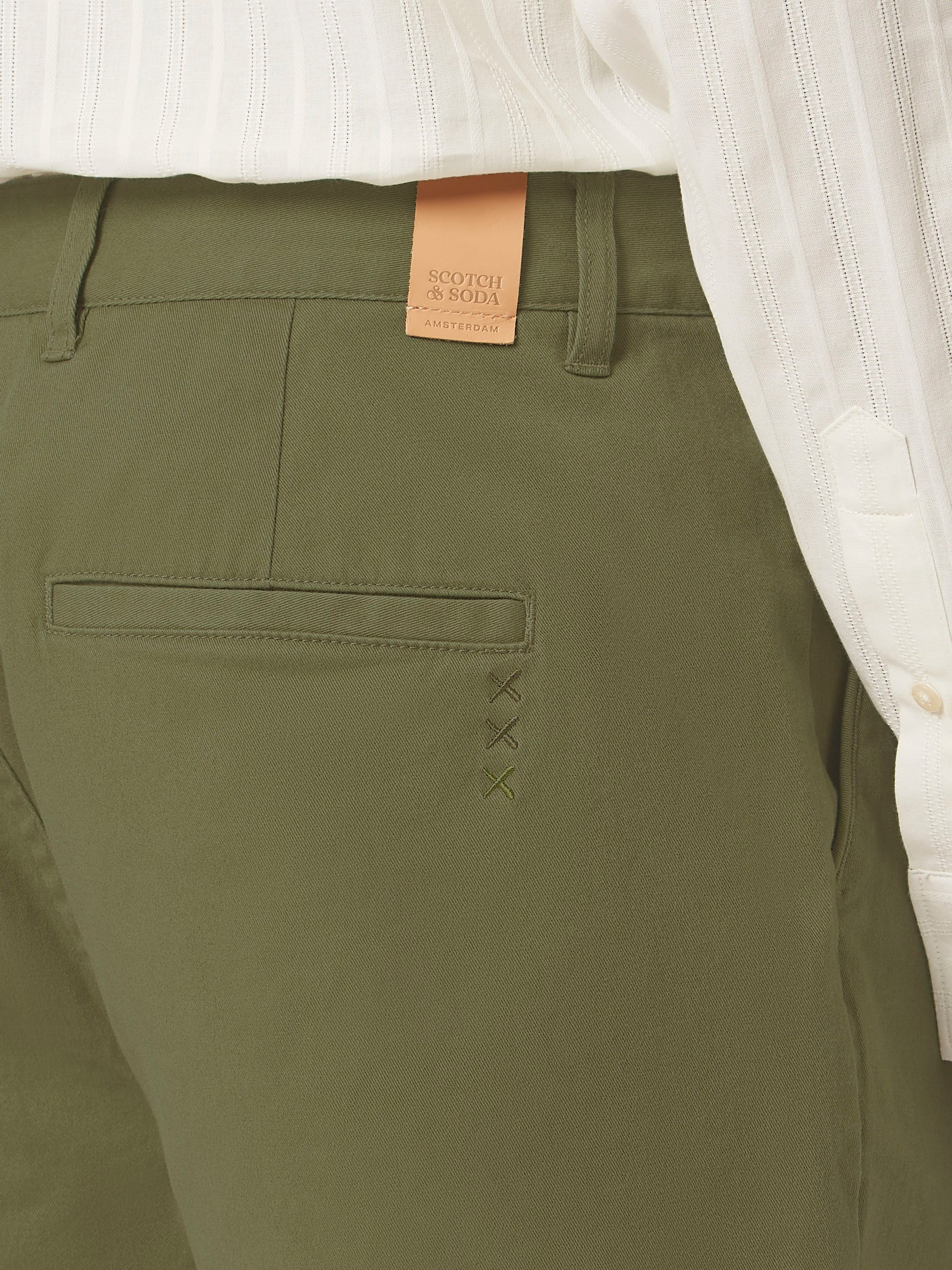 Stuart washed cotton blend short