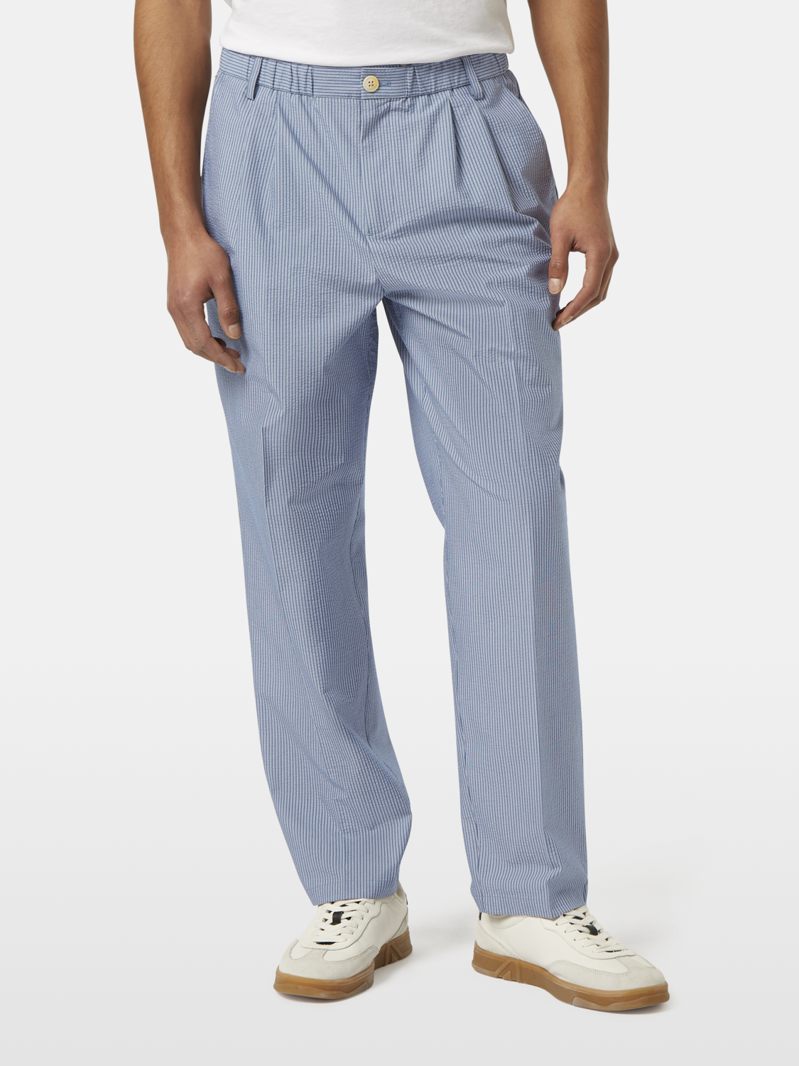 Nylon-trimmed seersucker chino