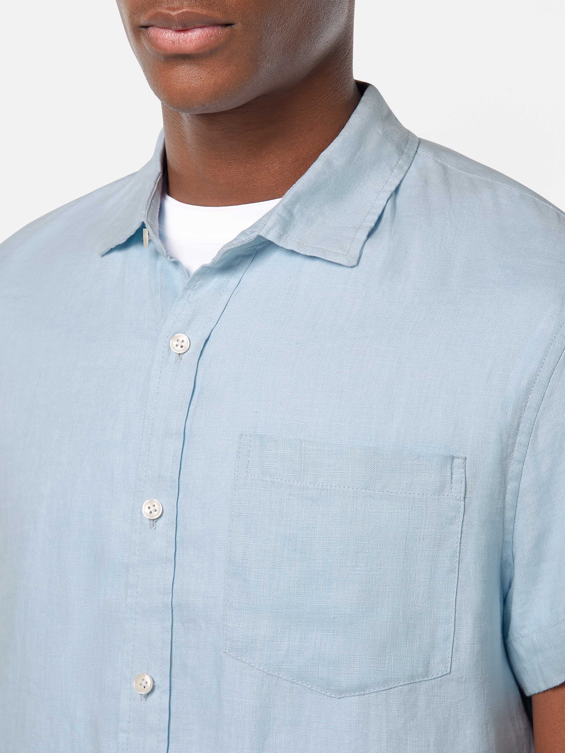 Seasonal core - short-sleeved regular fit linen shirt