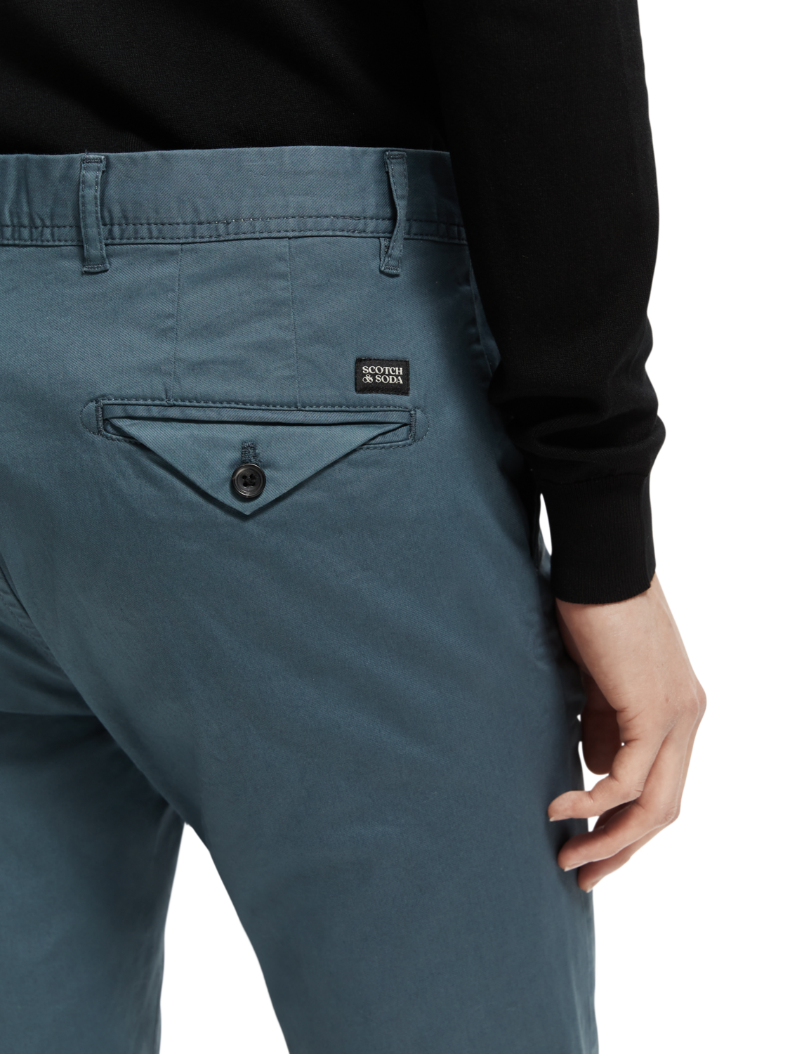 ESSENTIALS - STUART REGULAR SLIM-FIT CHINO