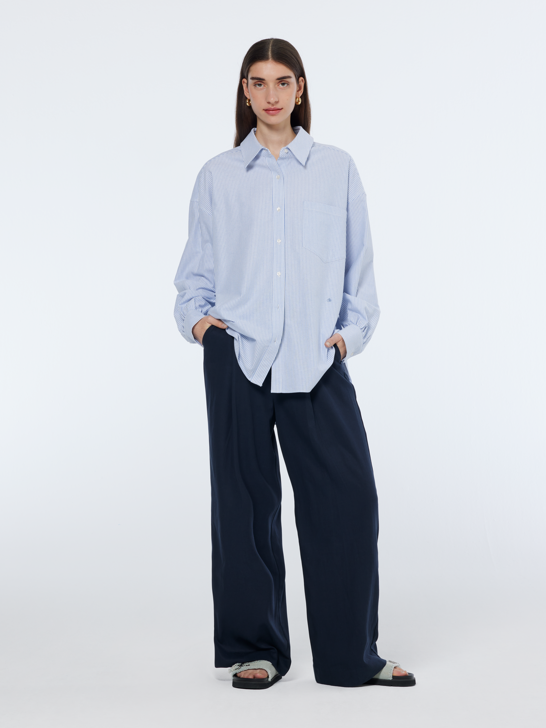 Essentials GIRLFRIEND OXFORD STRIPES SHIRT