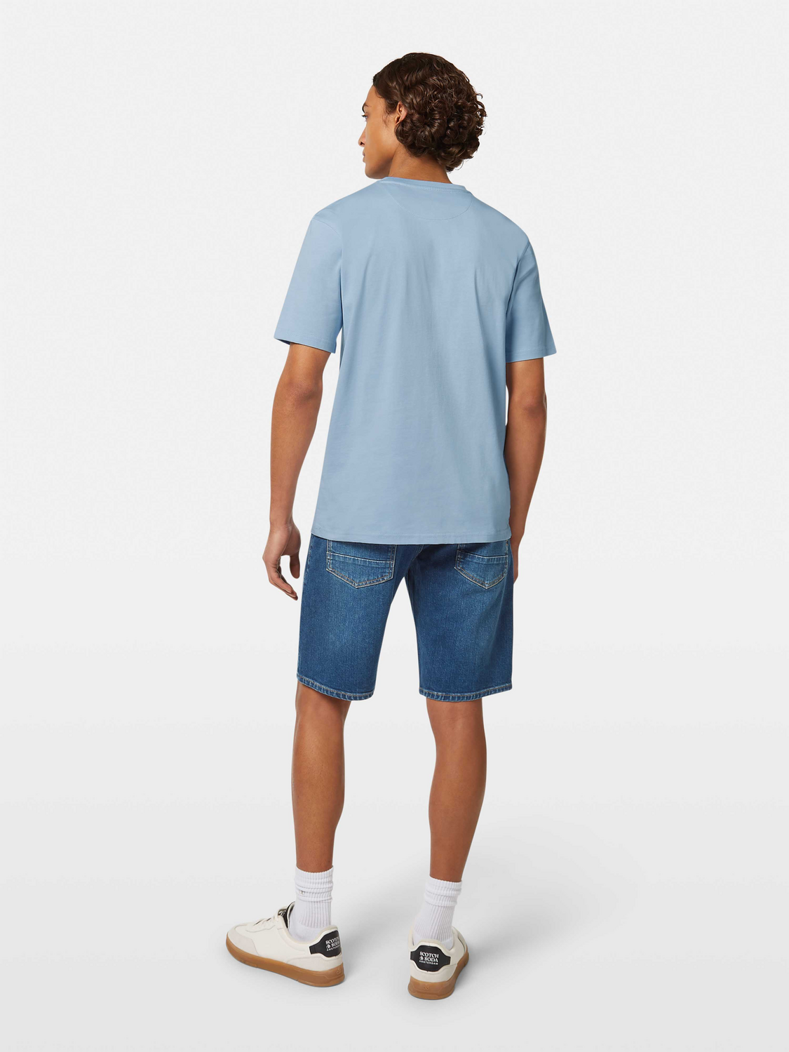 Seasonal Essential logo T-shirt