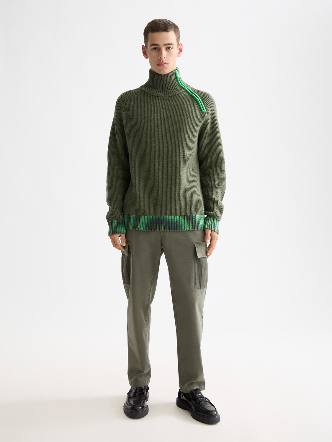 Troyer Raglan zip pullover