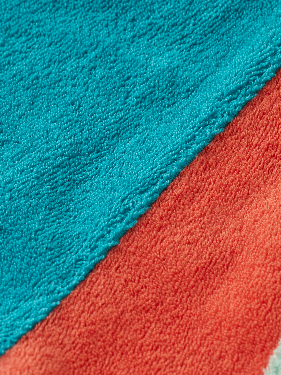 MID-LENGTH - COLOUR-BLOCK TOWELLING SWEATSHORTS