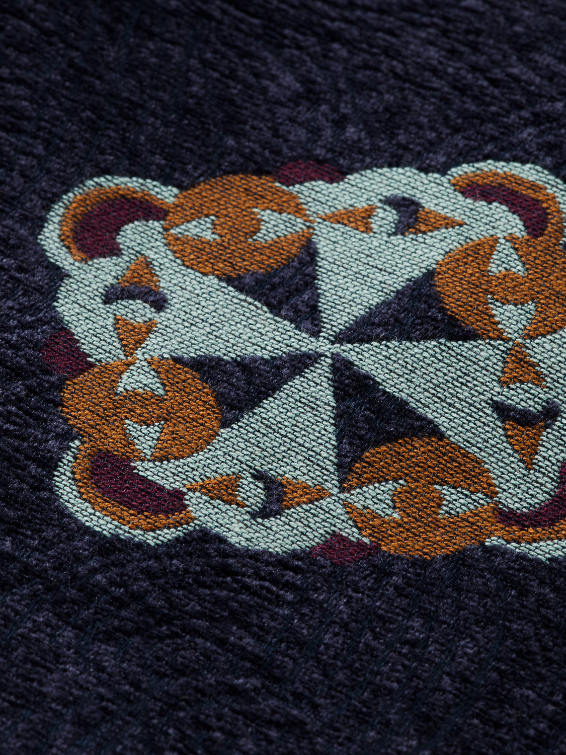 SWIRL POETRY JACQUARD TRUCKER