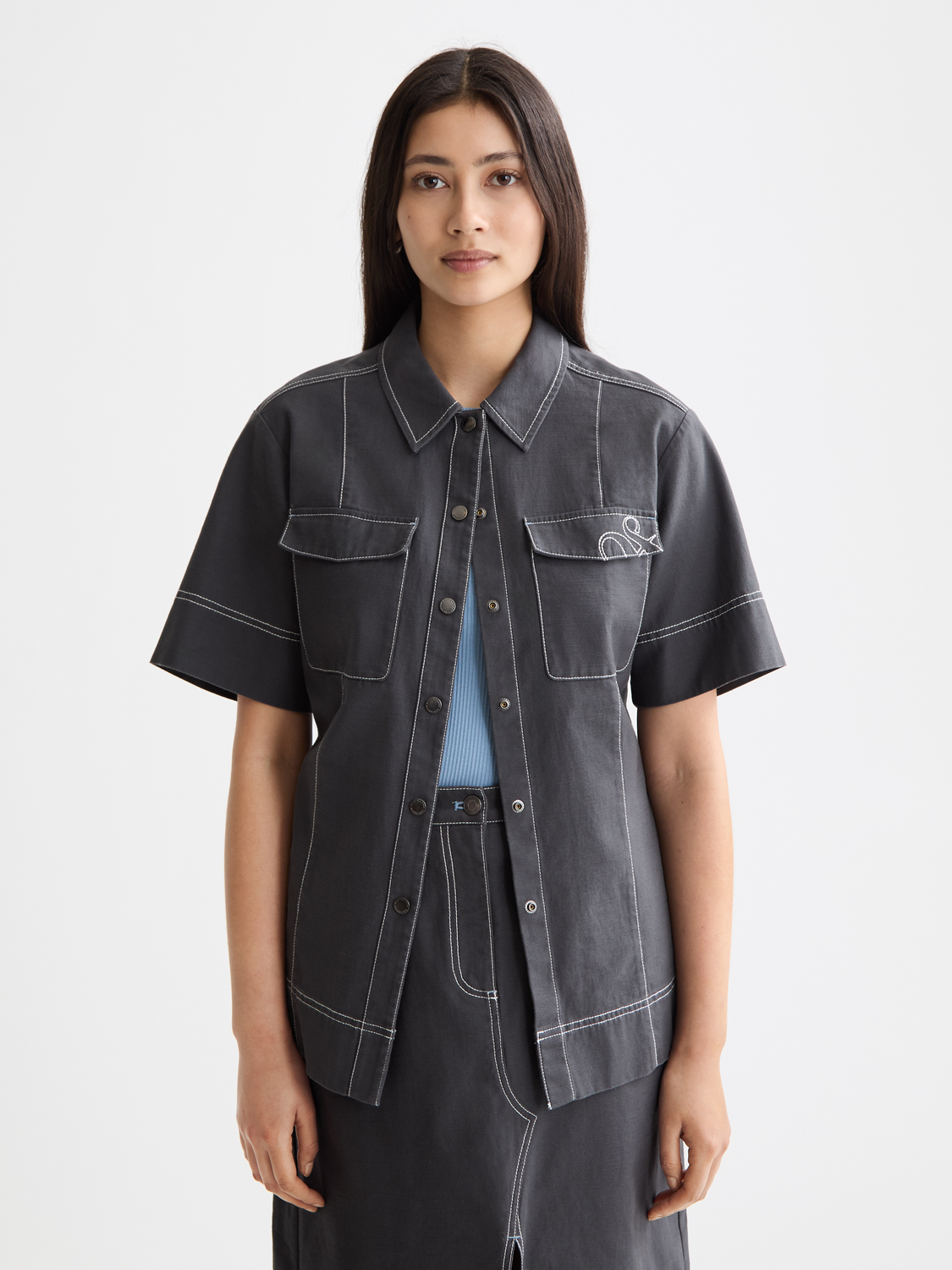 Patch pocket short sleeve shirt