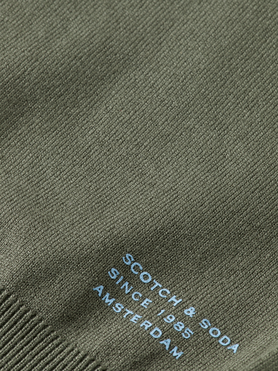 Relaxed roll neck pullover