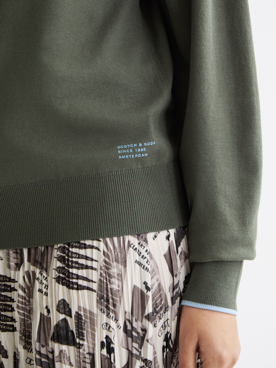 Relaxed roll neck pullover