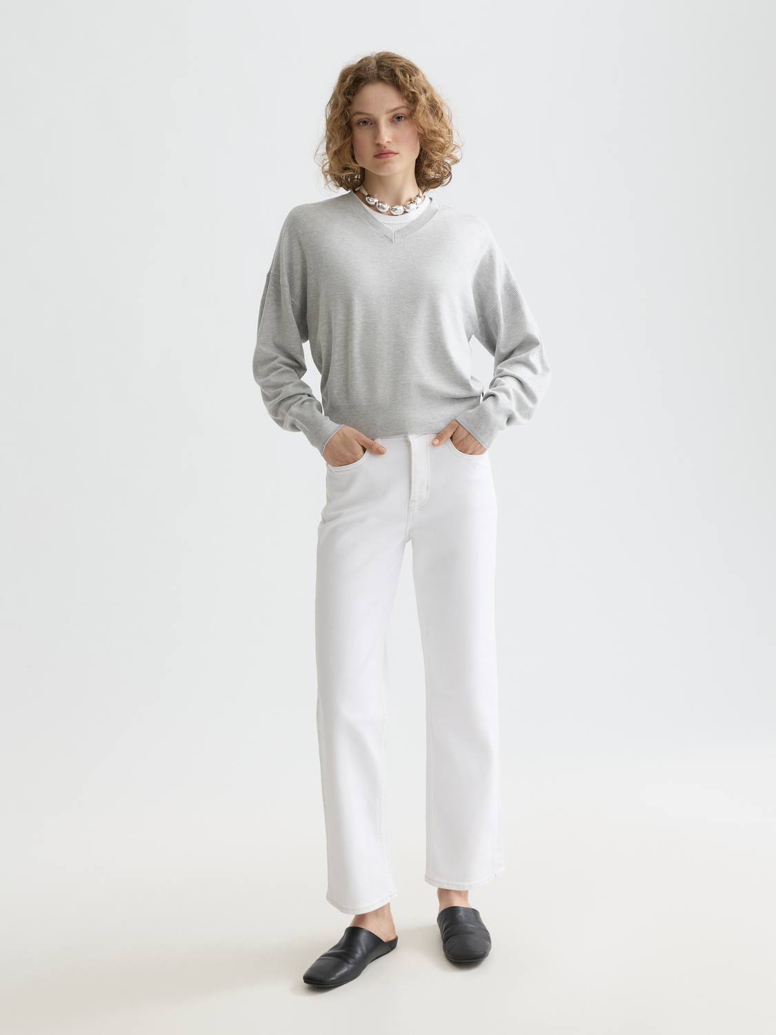 Essentials V-NECK RELAXED PULLOVER