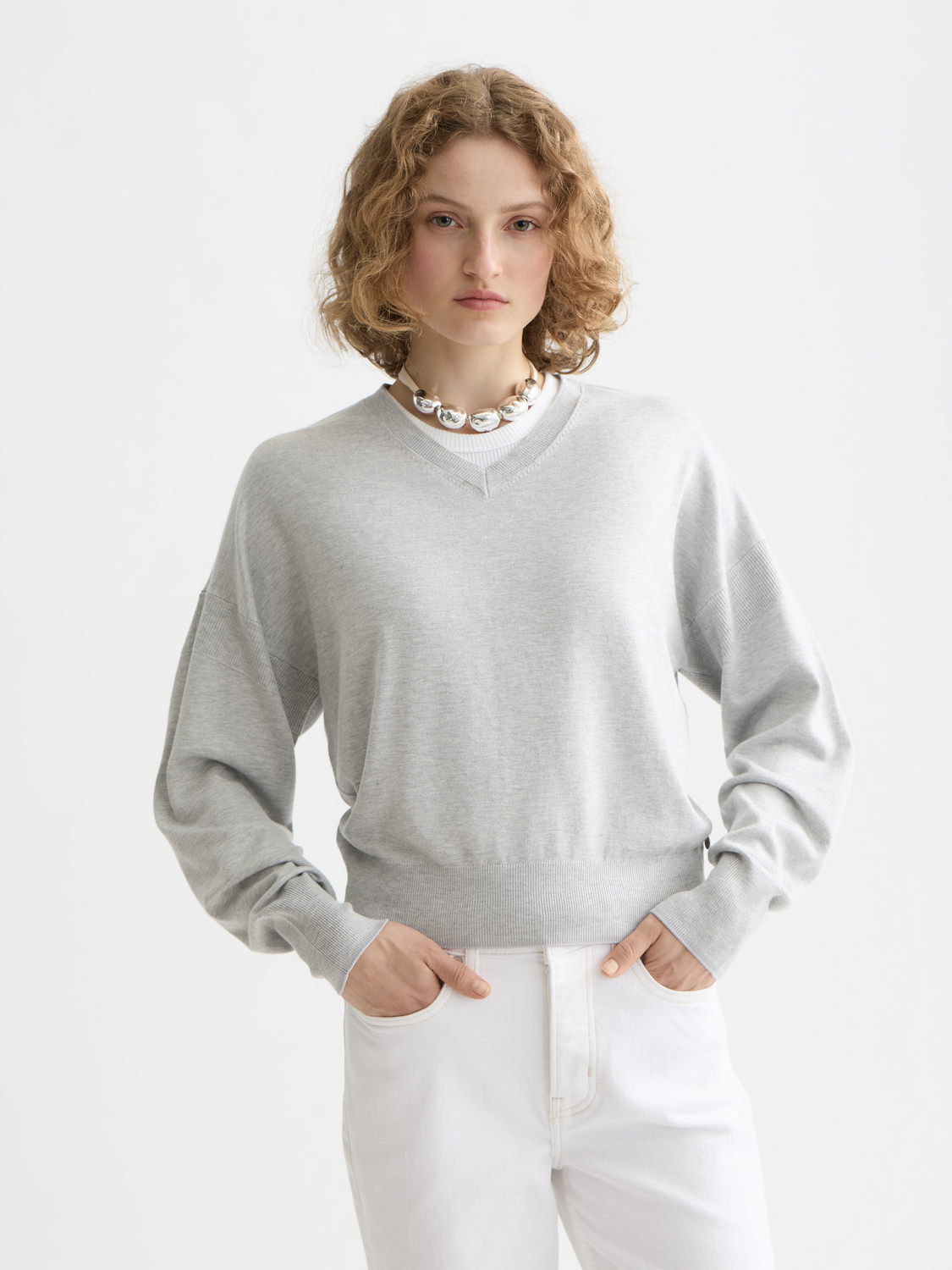 Essentials V-NECK RELAXED PULLOVER