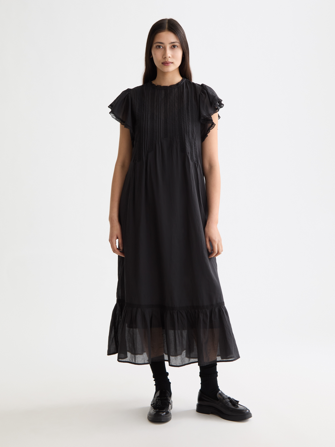 Maxi dress with lace details