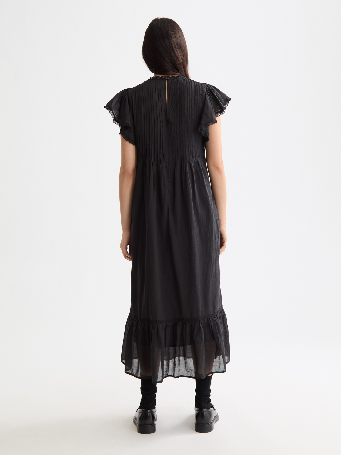 Maxi dress with lace details