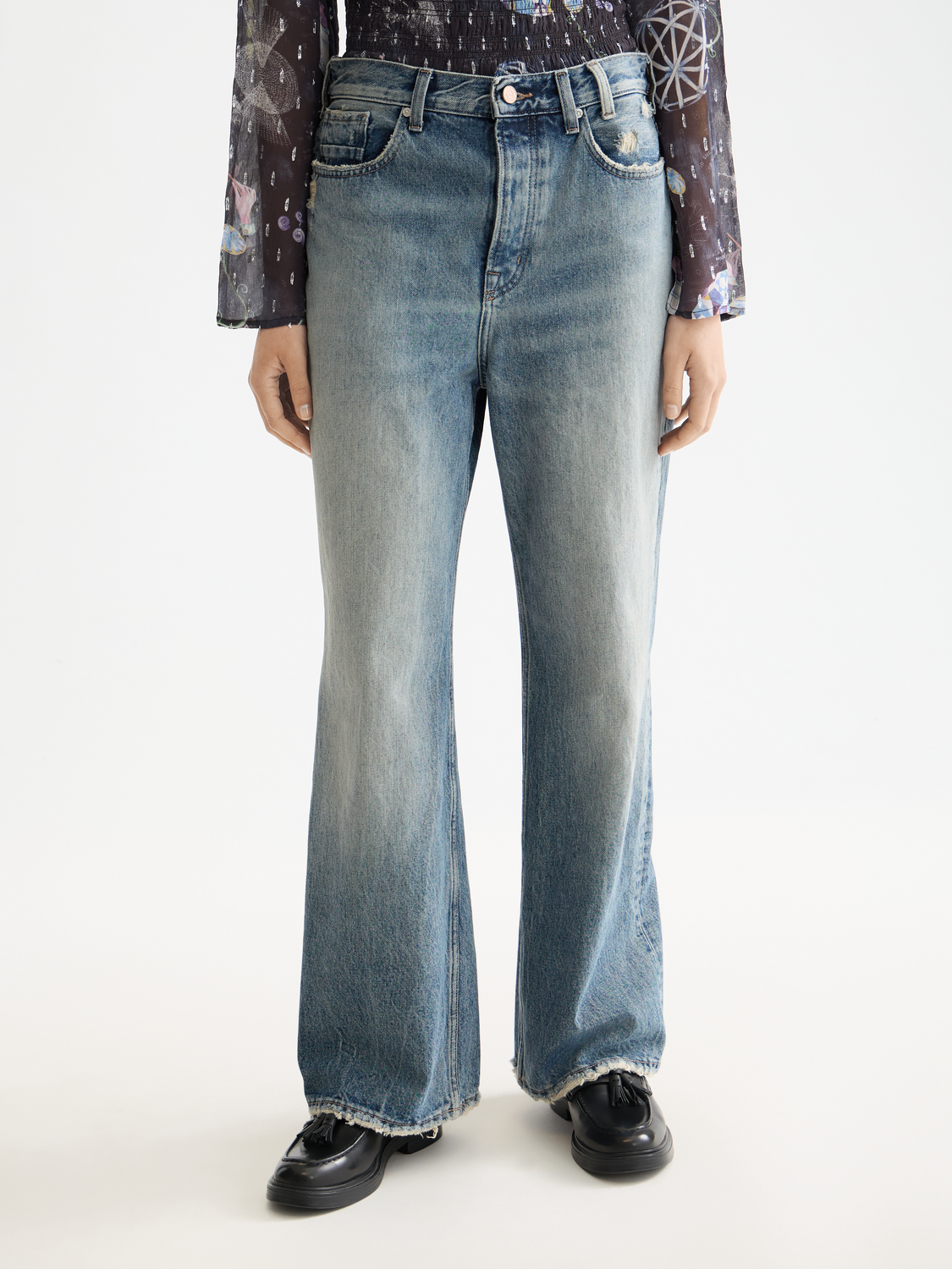 The Deep loose denim