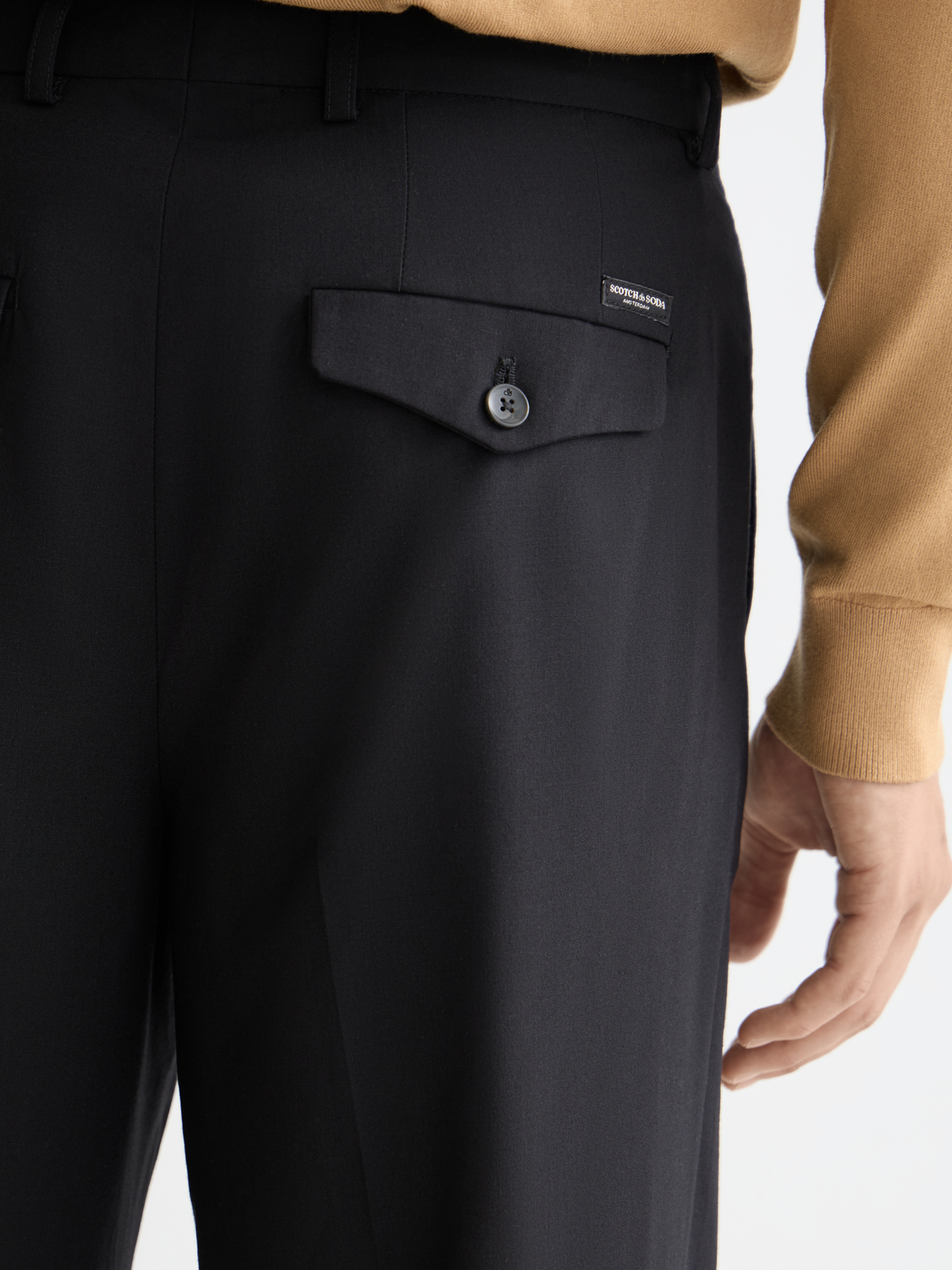 Essentials RELAXED STRAIGHT WOOL BLEND CHINO - BLACK
