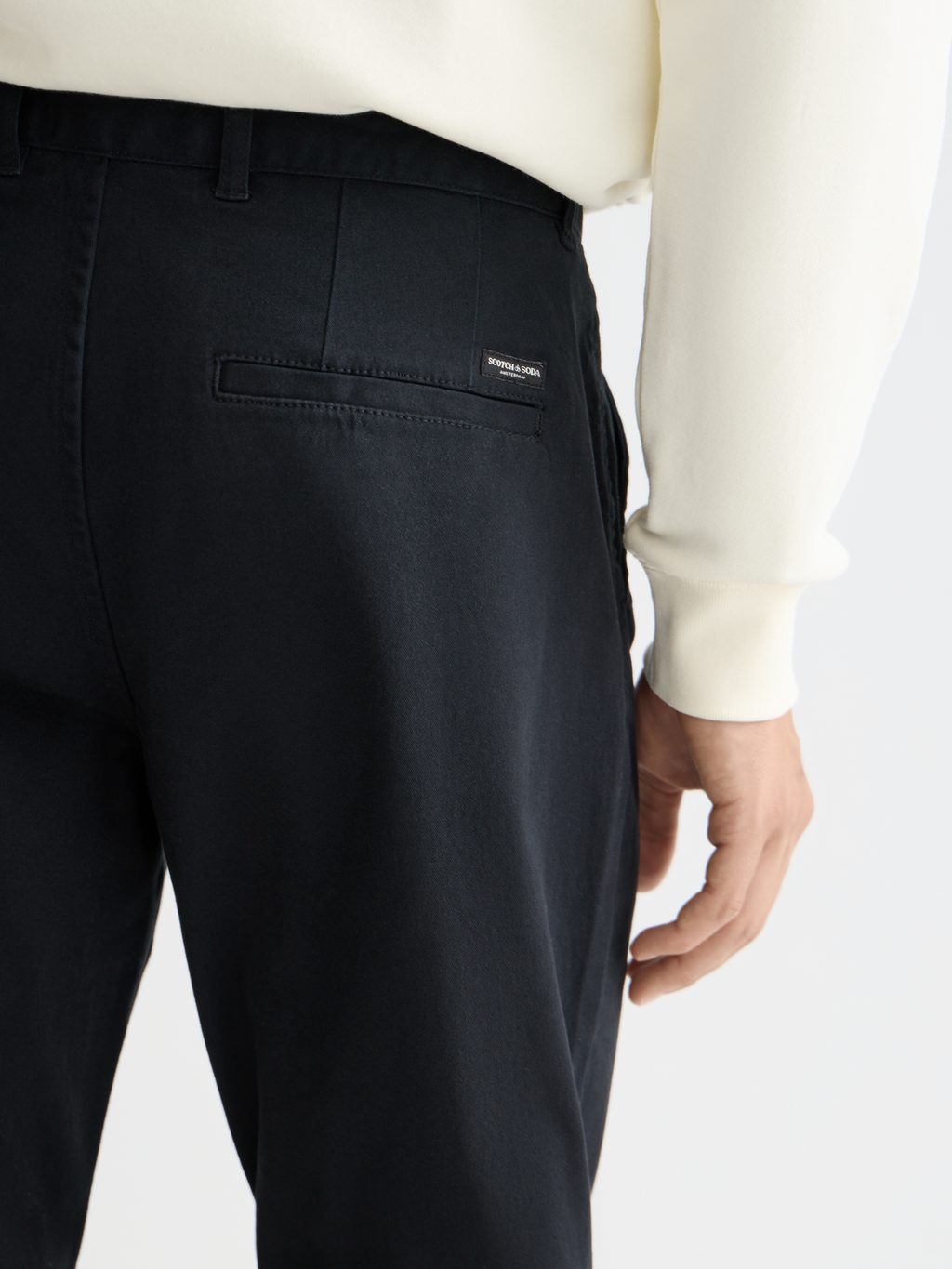 Essentials MOTT STRETCH COTTON CHINO - BLACK