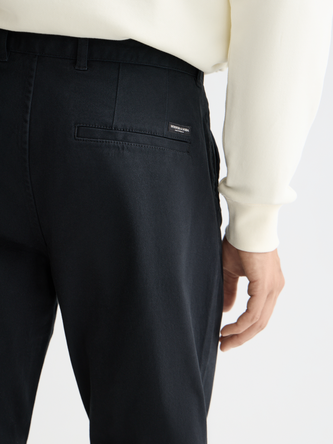 Essentials MOTT STRETCH COTTON CHINO - BLACK