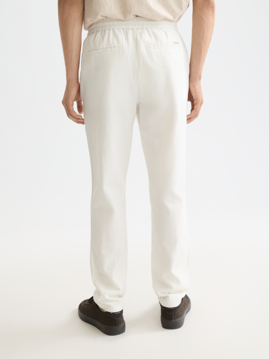Essentials WARREN COTTON/LINEN TWILL JOGGER - OFF WHITE
