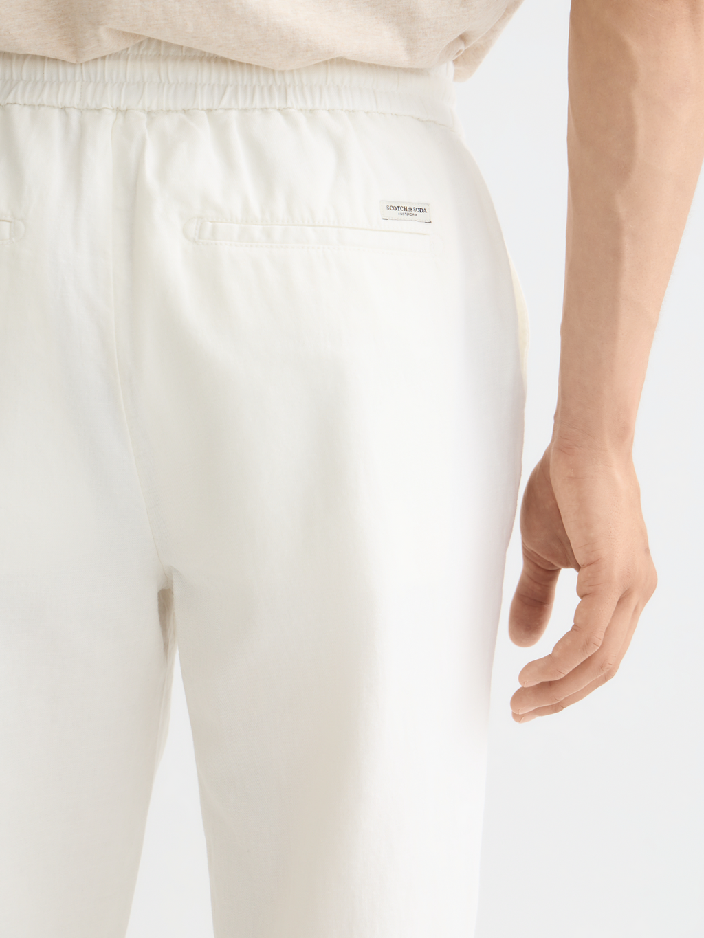 Essentials WARREN COTTON/LINEN TWILL JOGGER - OFF WHITE