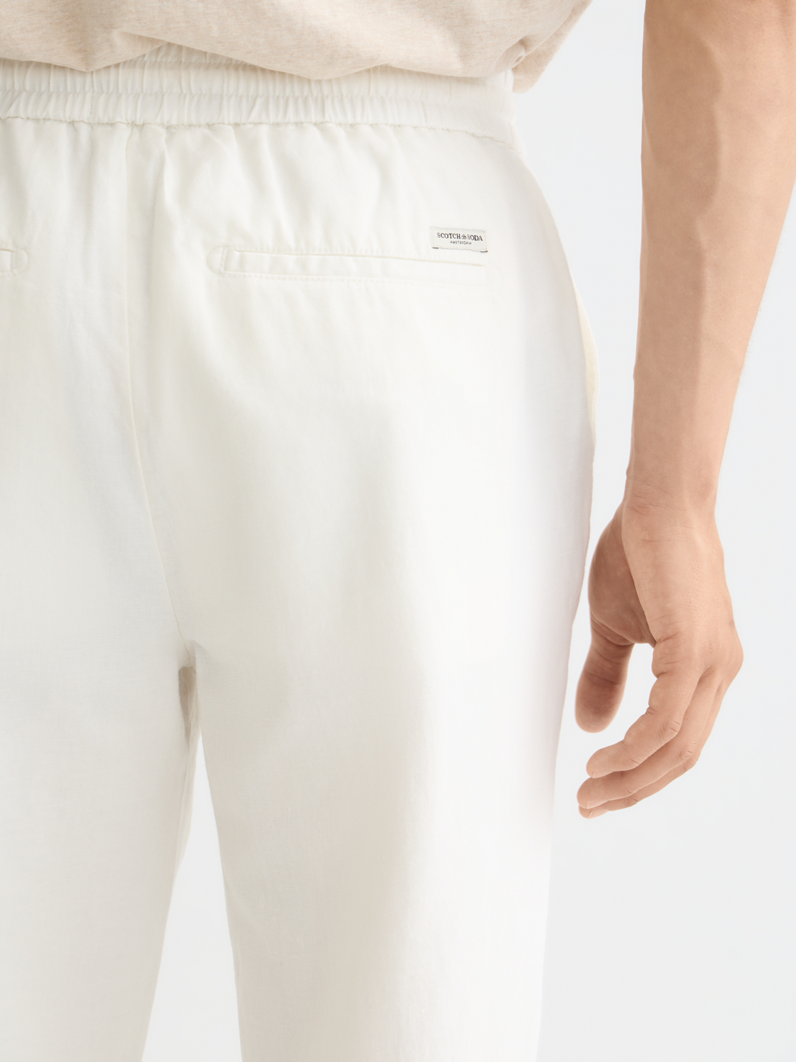 Essentials WARREN COTTON/LINEN TWILL JOGGER - OFF WHITE