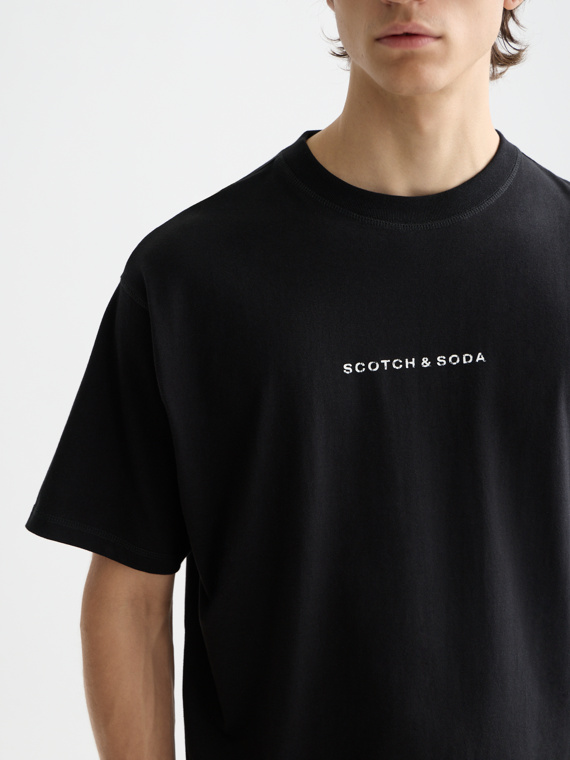 Essentials LOGO FRONT CHEST T-SHIRT - BLACK