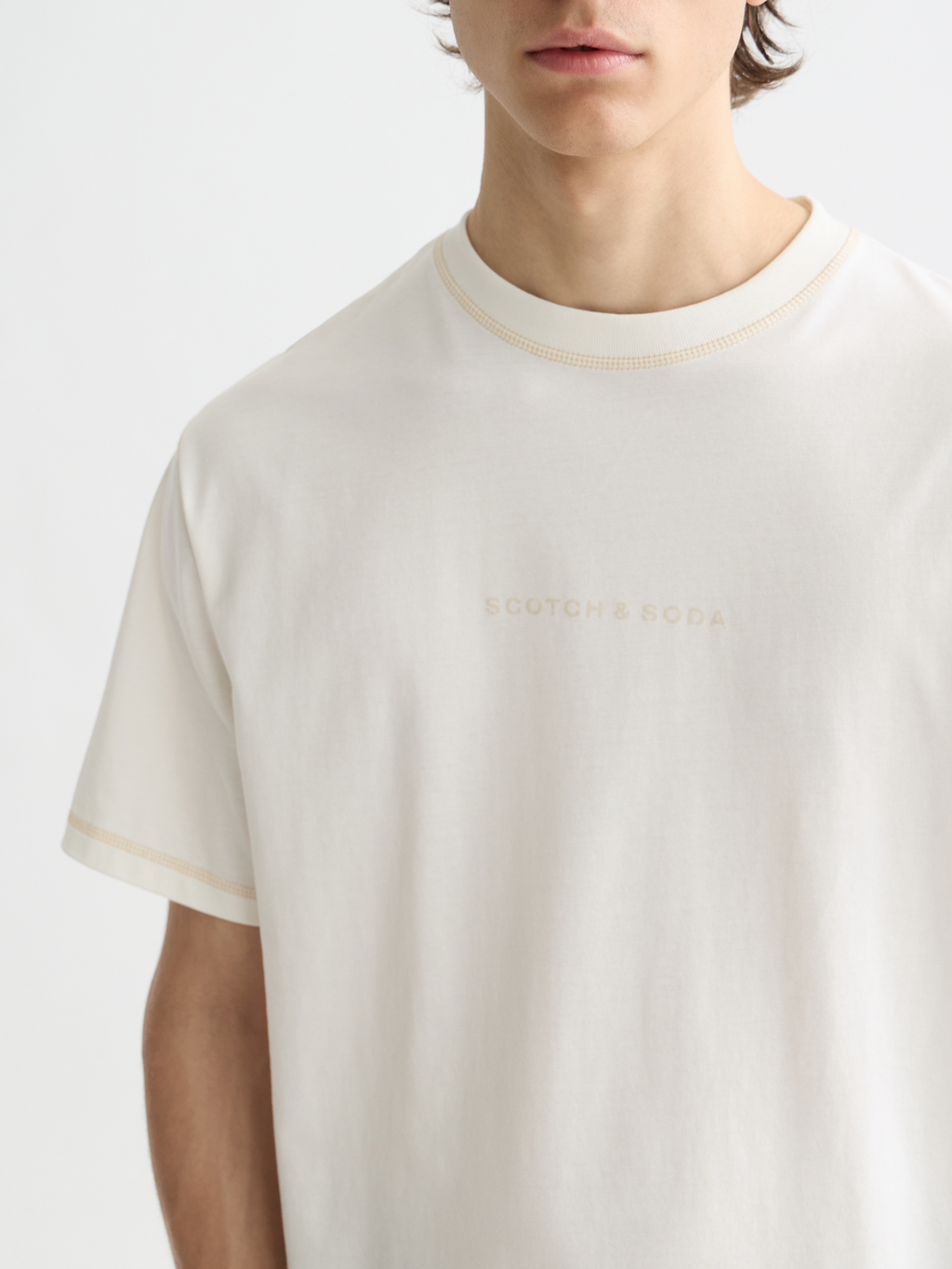 Essentials LOGO FRONT CHEST T-SHIRT - OFF WHITE