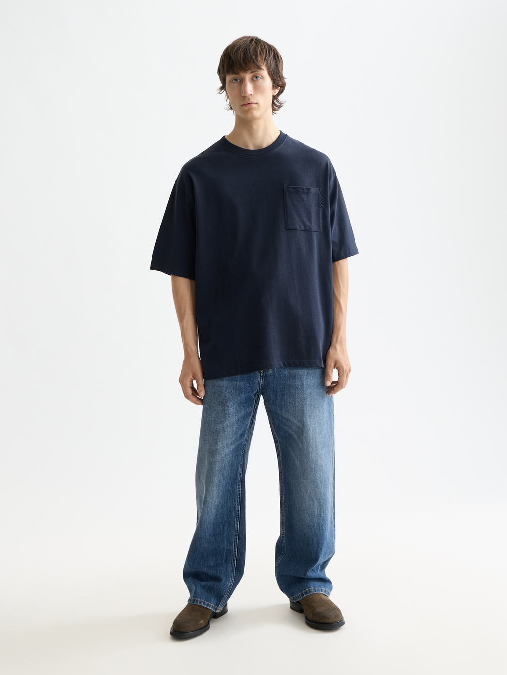 Core - T-Shirt mit 3 Kreuzen und lockerer Passform und Tasche