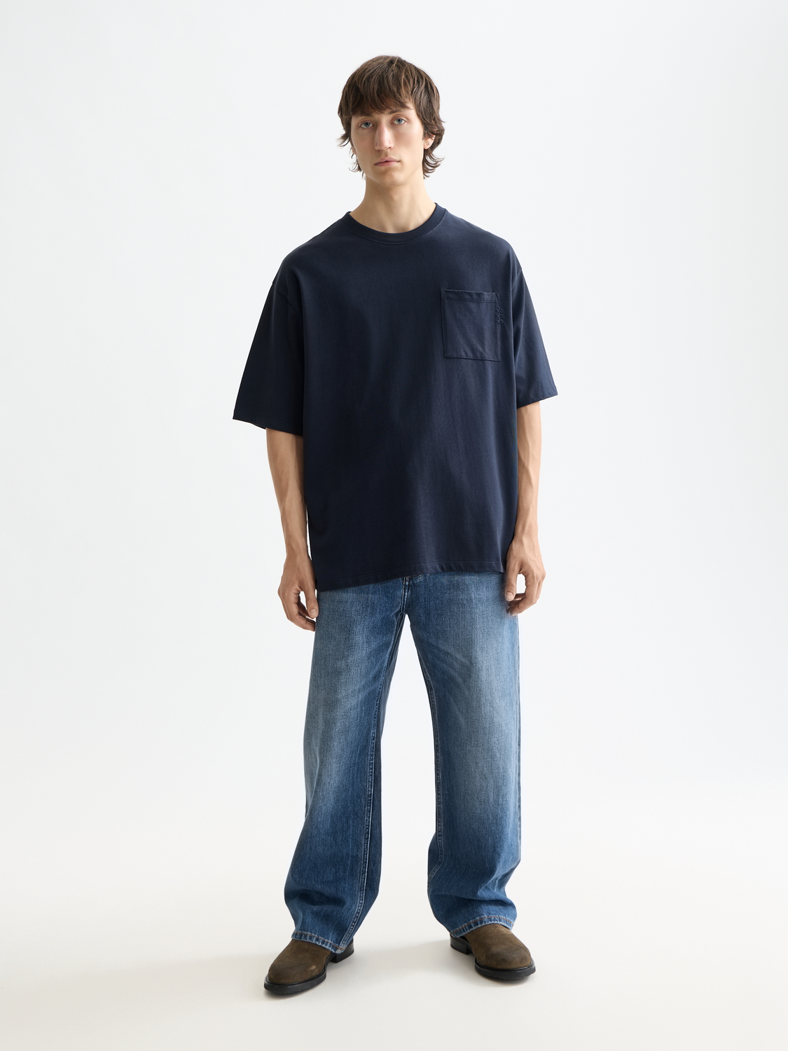 Core - T-Shirt mit 3 Kreuzen und lockerer Passform und Tasche