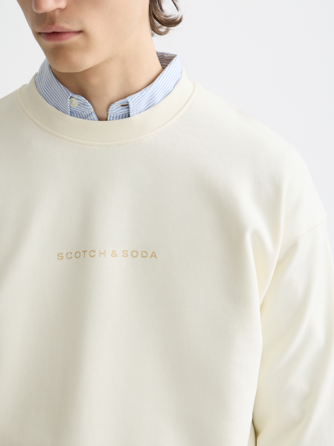 Essentials LOGO FRONT CHEST SWEATSHIRT - OFF WHITE