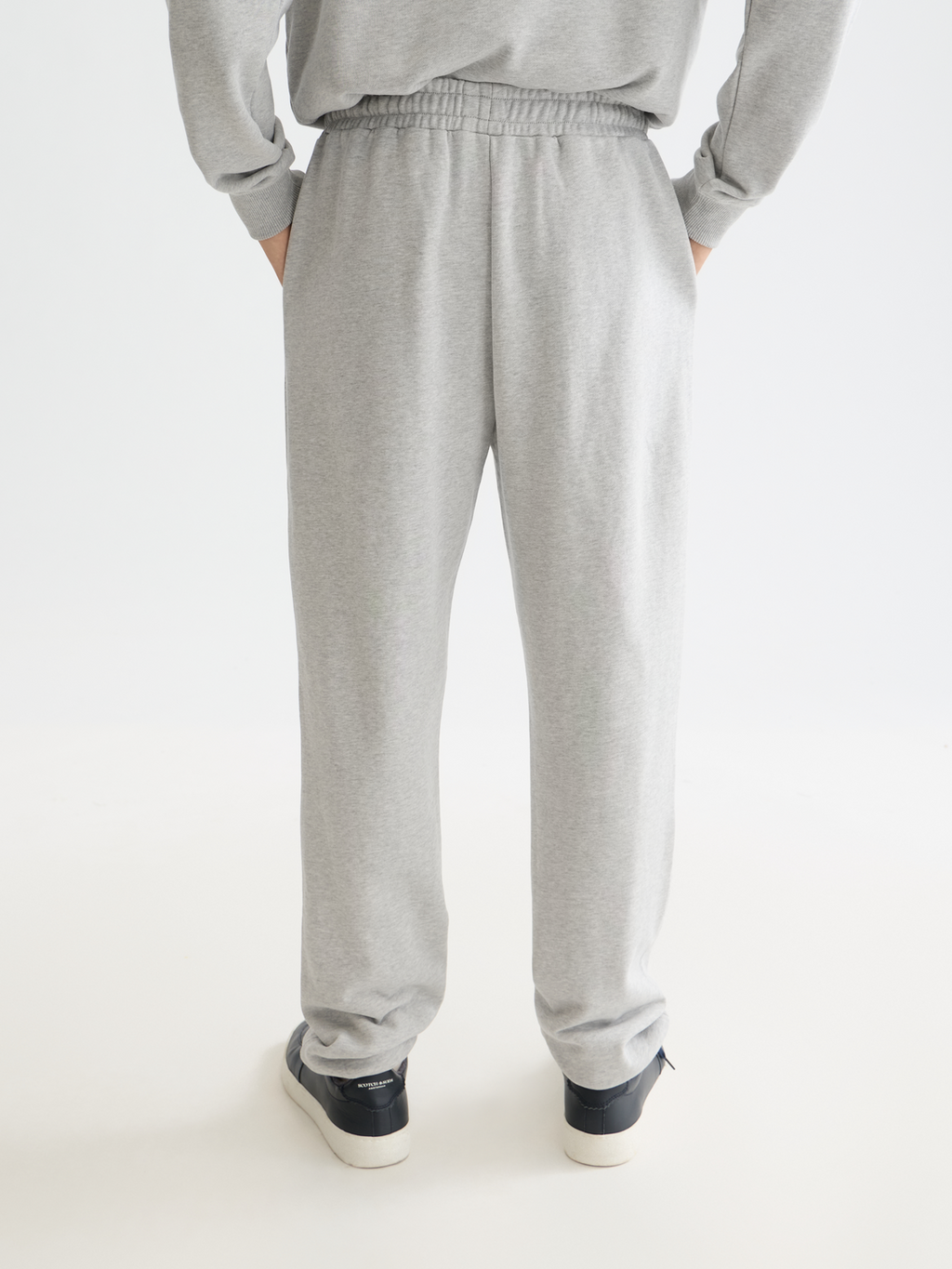Essentials LOGO SWEATPANT - GREY MELANGE