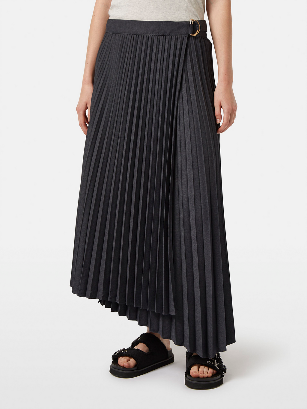 Tailored pleated skirt