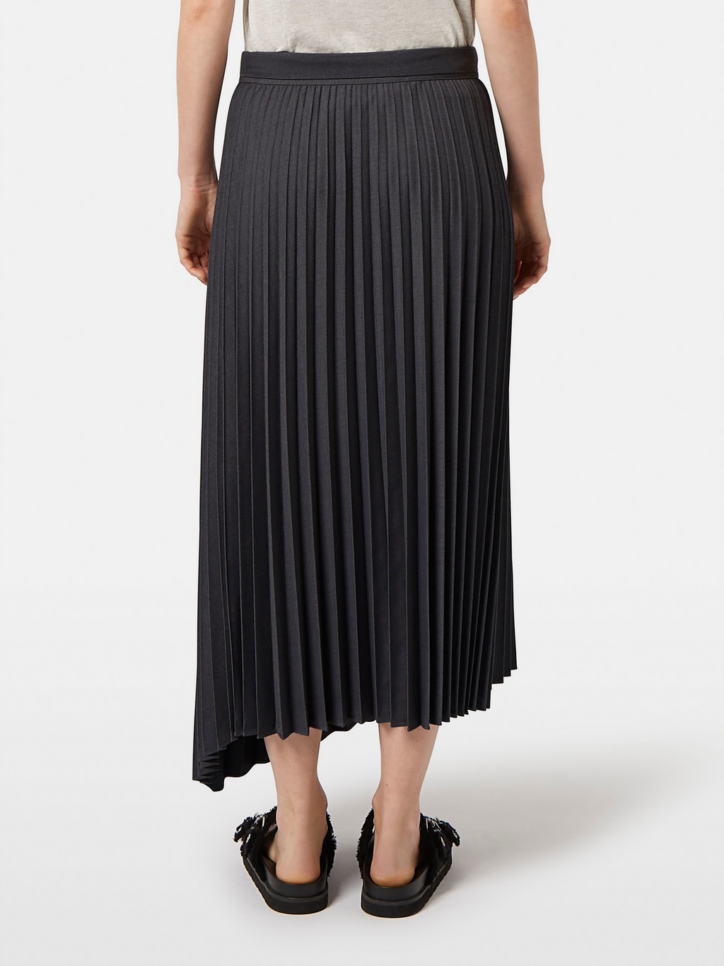 Tailored pleated skirt