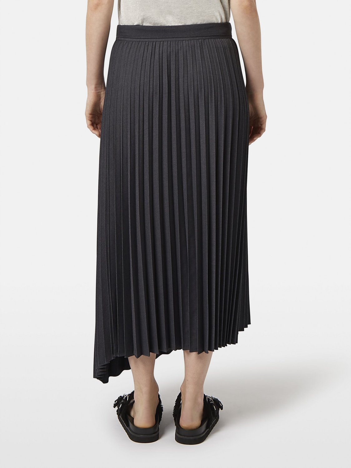 Tailored pleated skirt