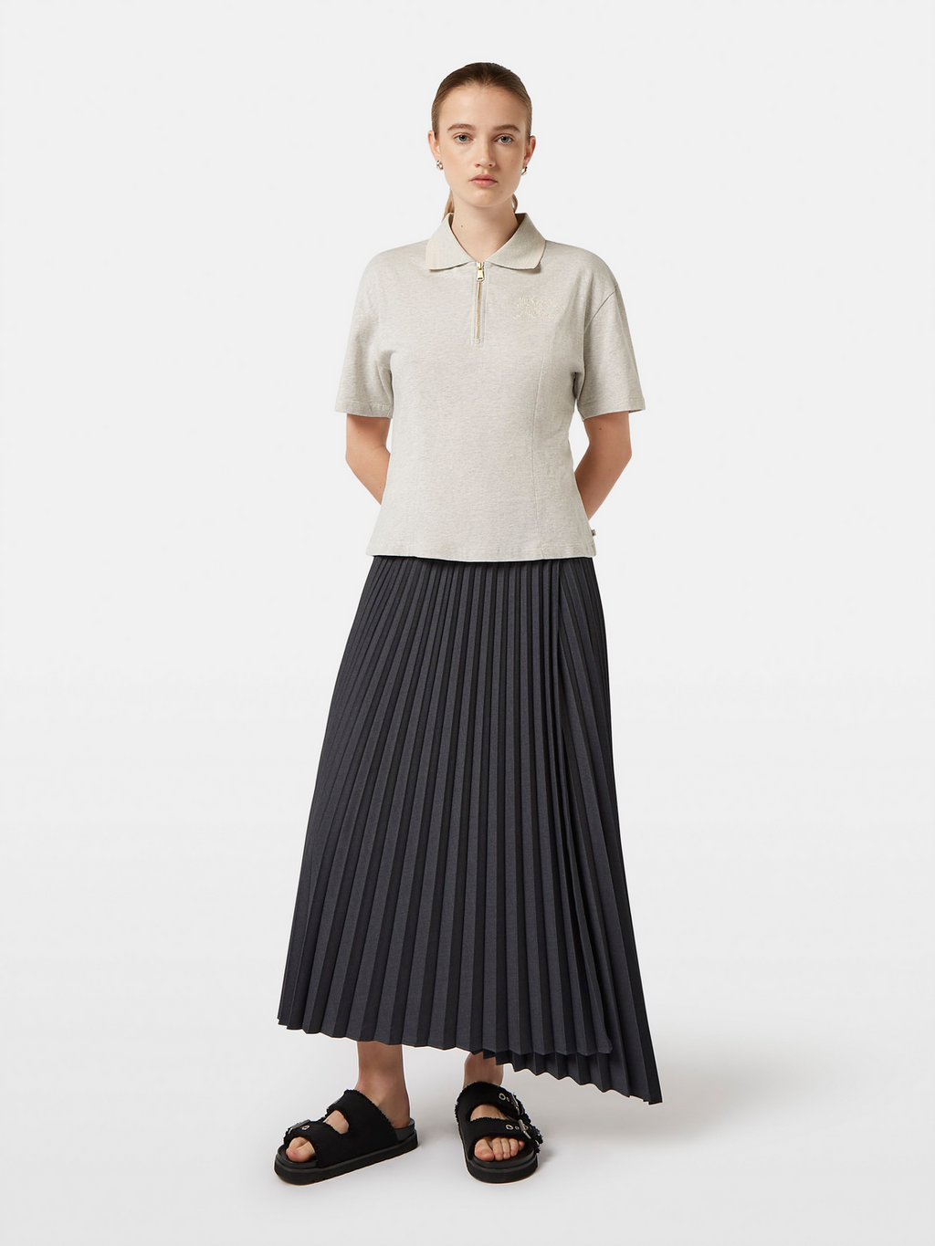 Tailored pleated skirt