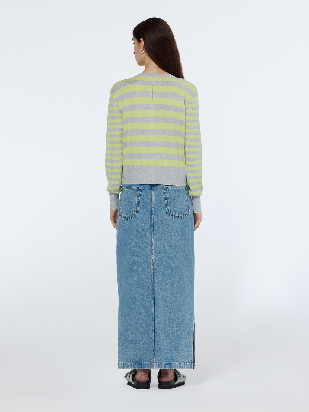 Crew neck relaxed cardigan