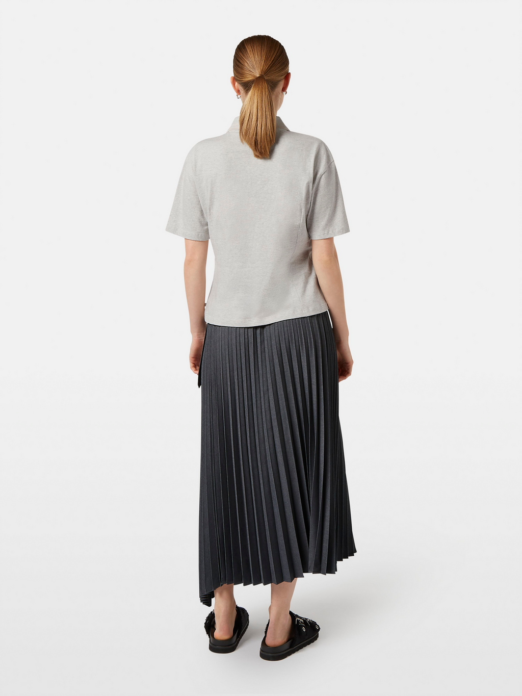 Waisted polo t-shirt with zipper closure