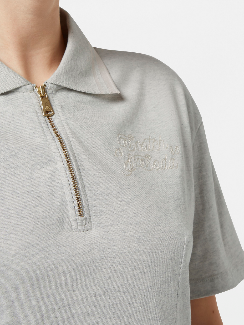Waisted polo t-shirt with zipper closure