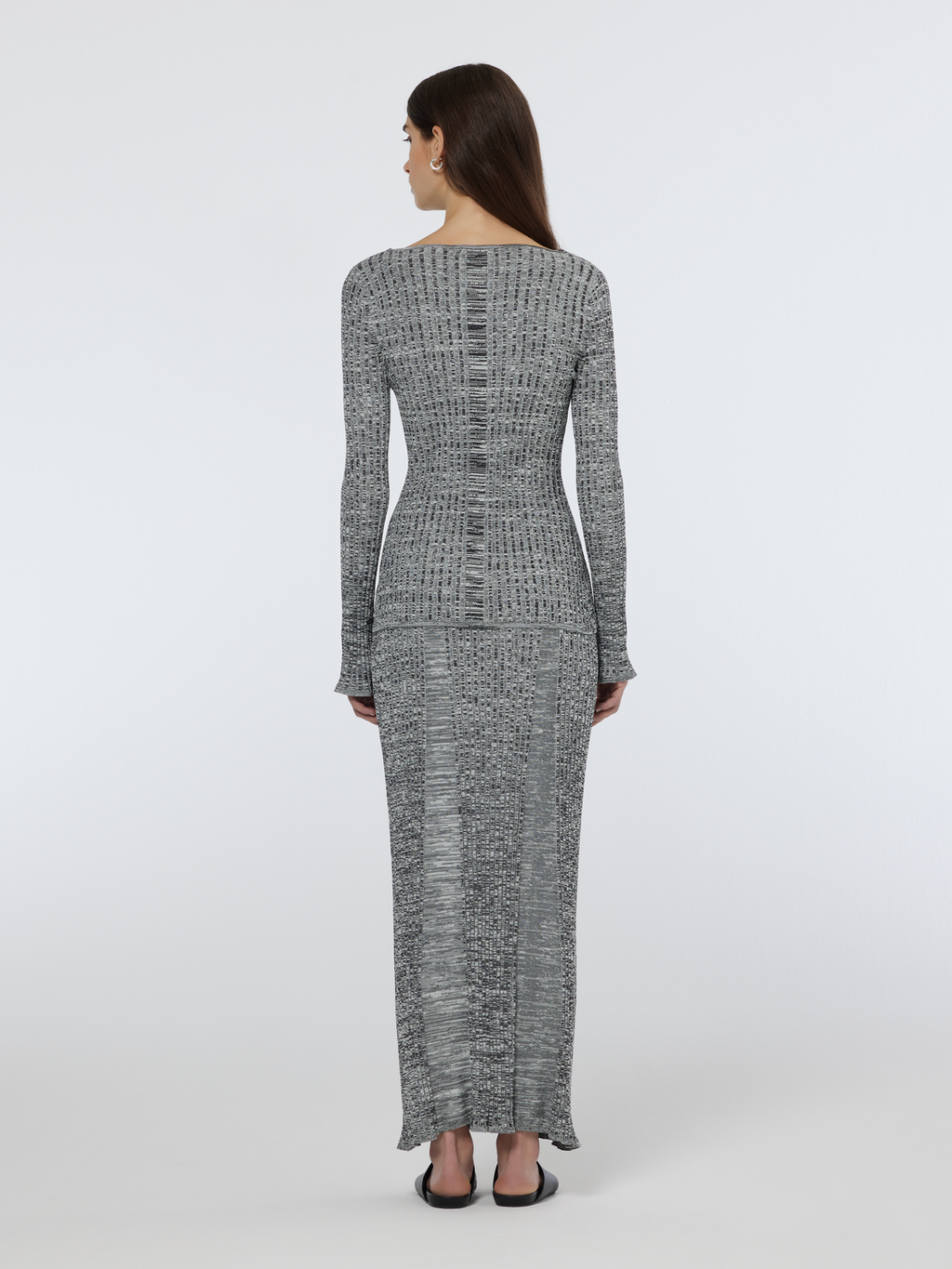 Maxi ribbed knitted skirt