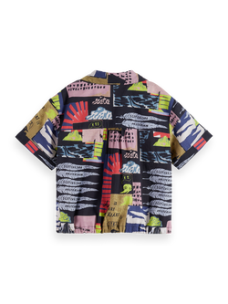 All-over printed short-sleeved seersucker shirt