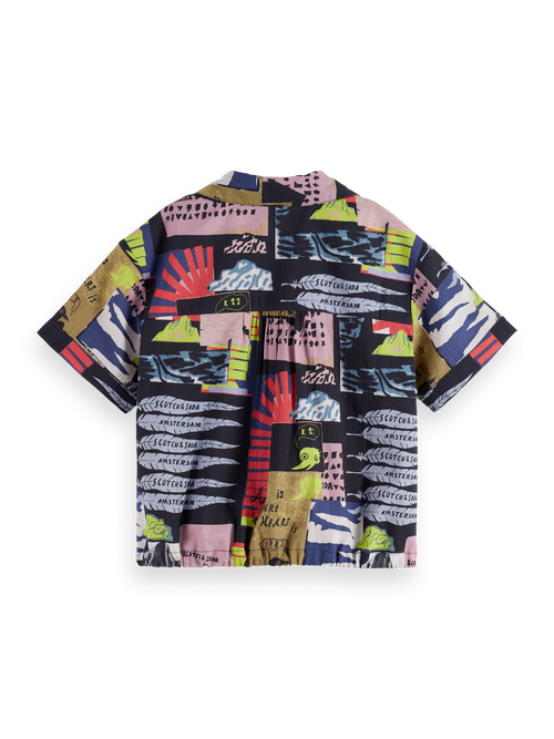 All-over printed short-sleeved seersucker shirt