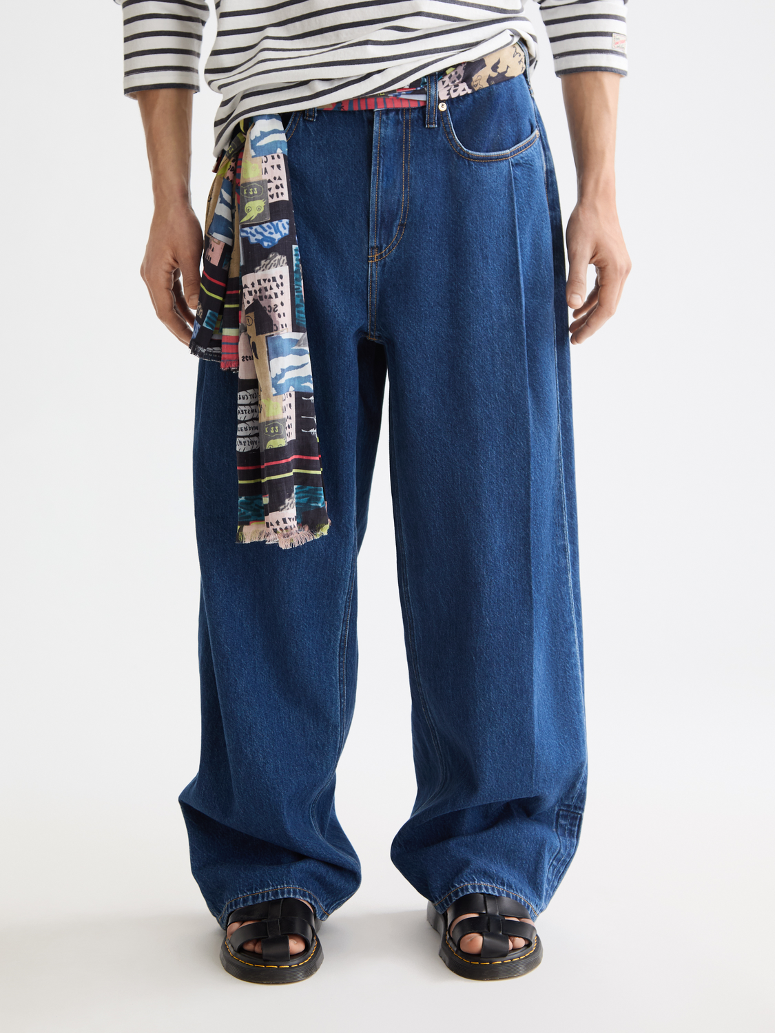 Seasonal super loose pleat denim