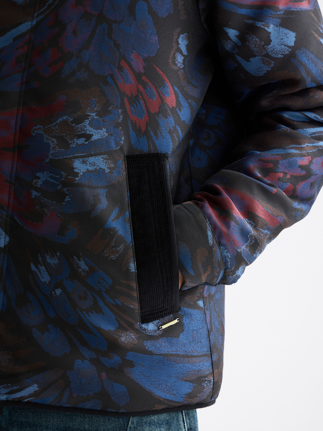 Jacquard feathers blouson