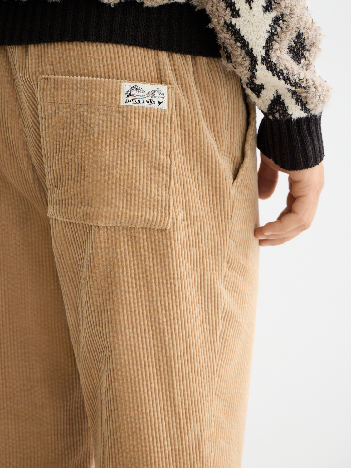 Fave - Cotton corduroy loose tapered jogger