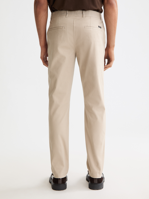 Seasonal core - Stuart - Slim-fit washed cotton blend chino