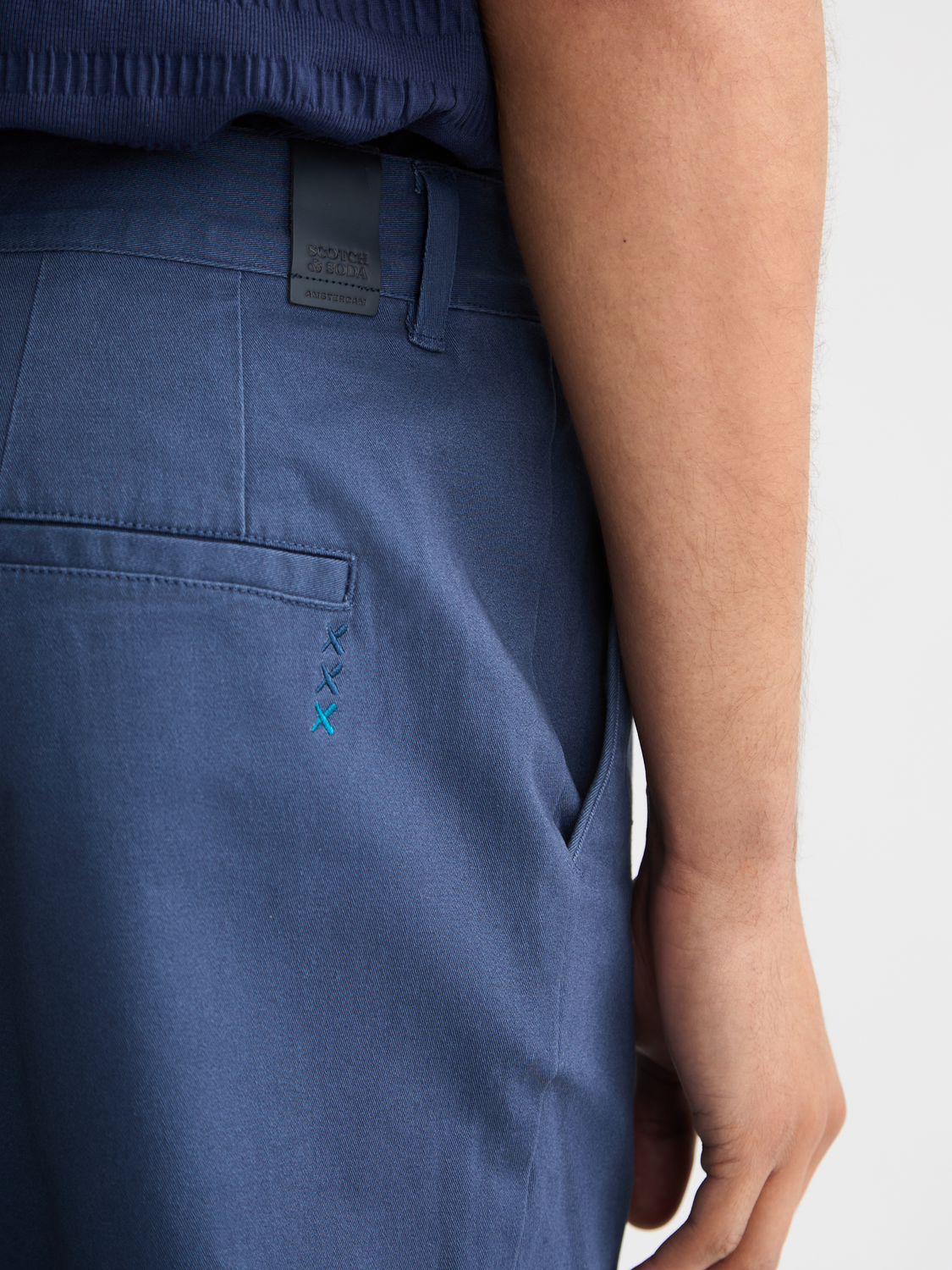 Seasonal Essentials Drift tapered chino