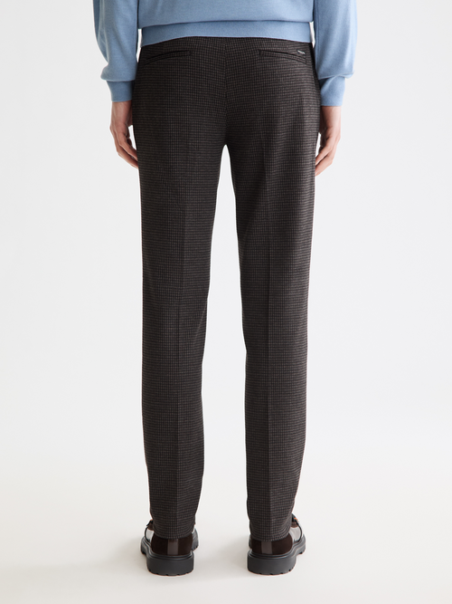 Seasonal Essentials Mott Chinos