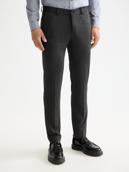 Seasonal Essentials Mott Chinos