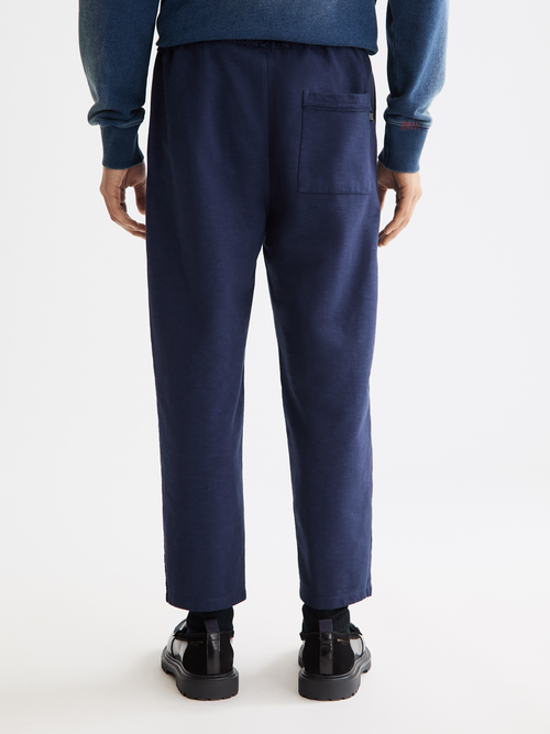 Seasonal core -  3 crosses garment dye sweatpants
