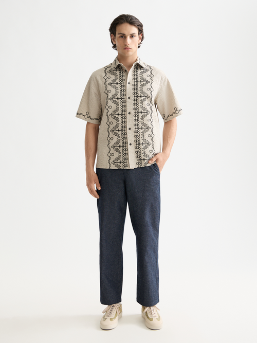 Embroidered short-sleeved shirt